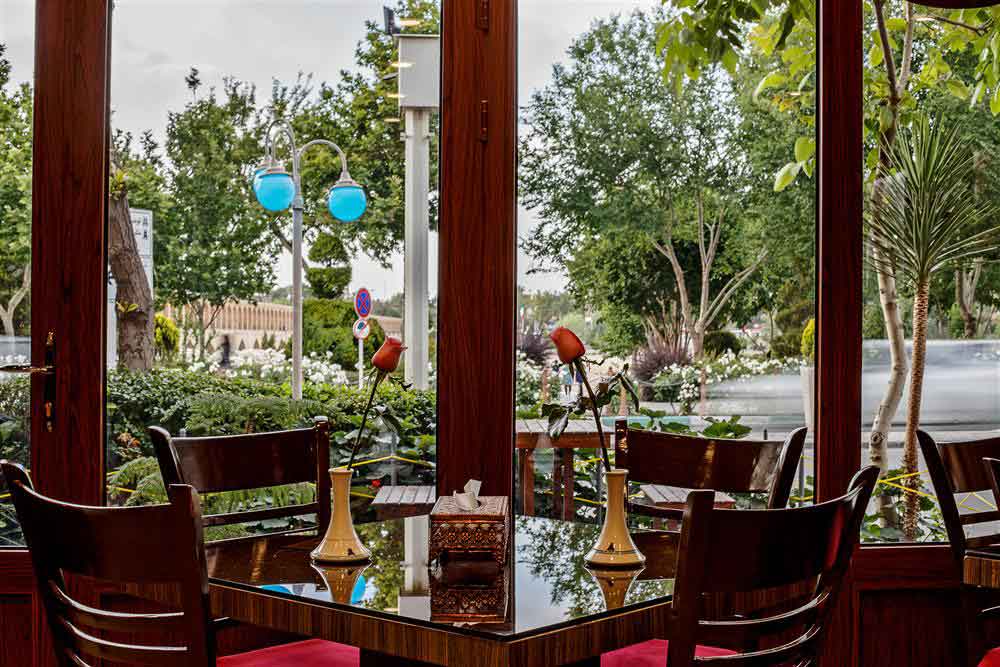 پارسیان سوئیت