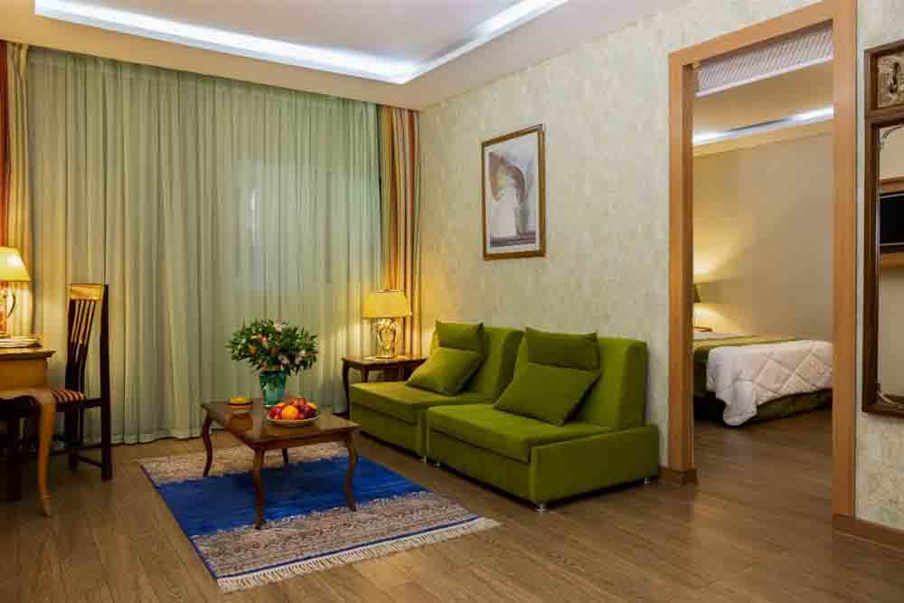 پارسیان عالی قاپو